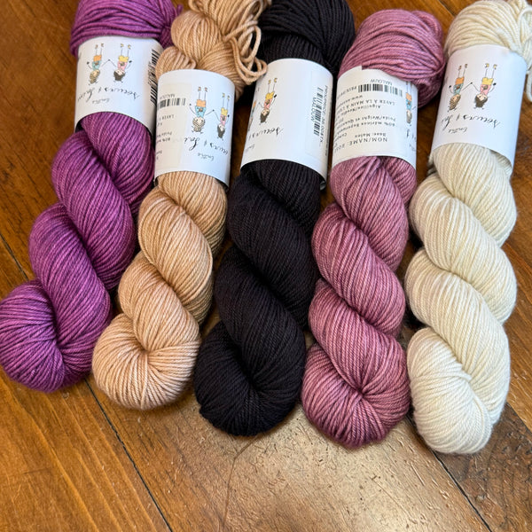 MALOU WORSTED  EN LOT