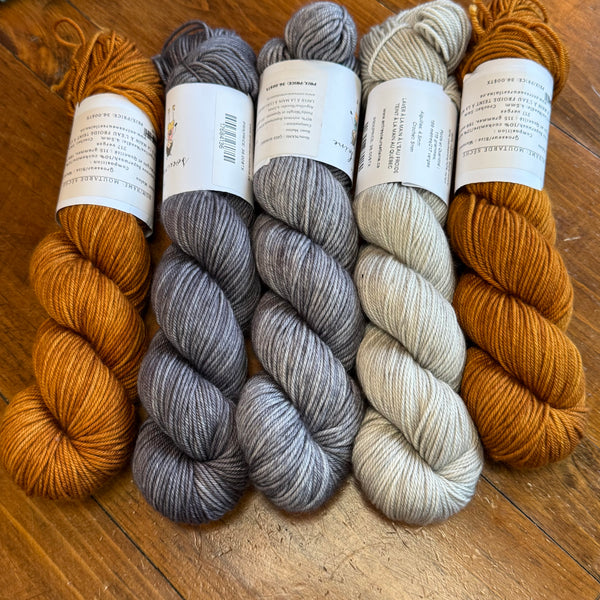 MALOU WORSTED  EN LOT
