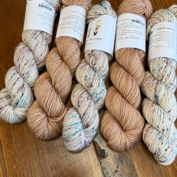 MALOU WORSTED  EN LOT