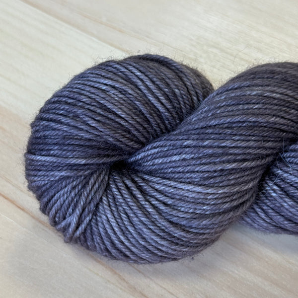 Rafale – Tuque par Nathalie Bergeron