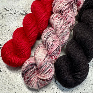 Ensemble Red & black