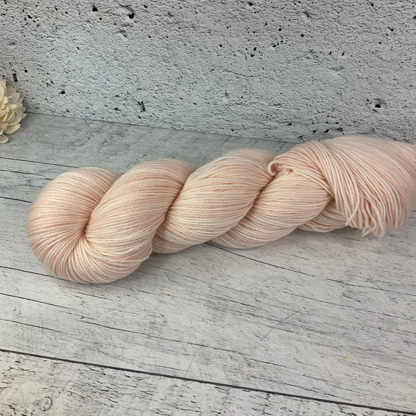 Bébé Pêche (Lace)