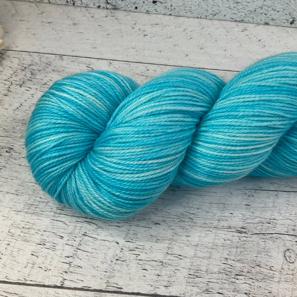 Bébé Blue Flash (Worsted)