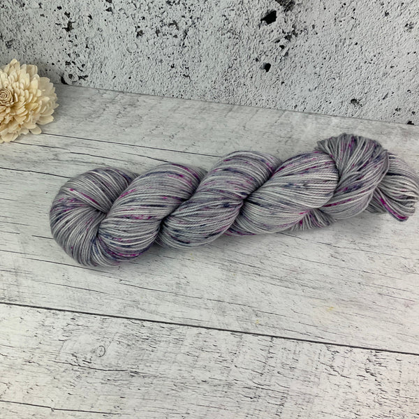 Gris Dark 117 (Worsted)