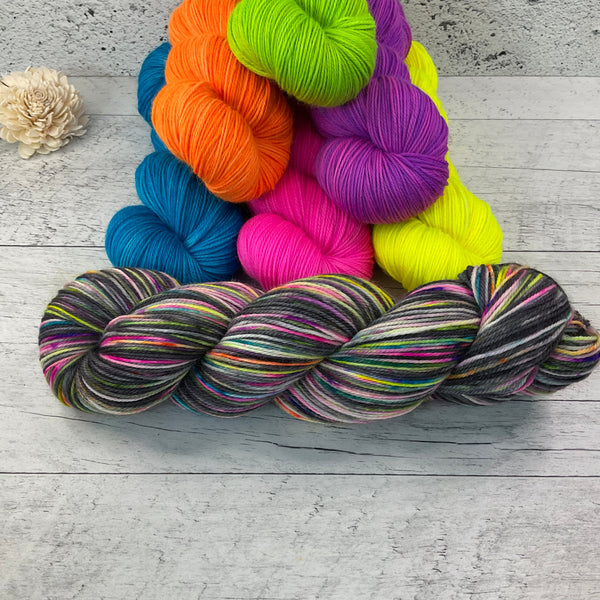 Black & Fluo (Worsted)