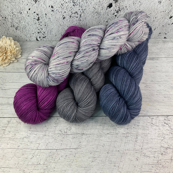 Gris Dark 117 (Worsted)